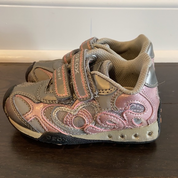 Geox Sport light up Velcro shoes size 7 - Picture 2 of 9